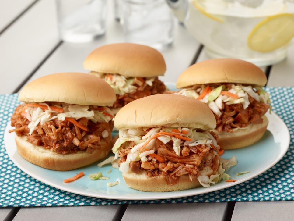 bbq pulled jackfruit sandwiches