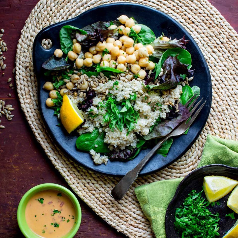 quinoa chickpea salad with roasted red pepper hummus dressing